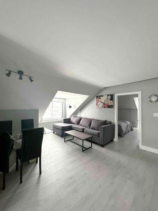 Unique Modern Luxury 2 Bedroom Apartment Rental Chapleau Екстер'єр фото